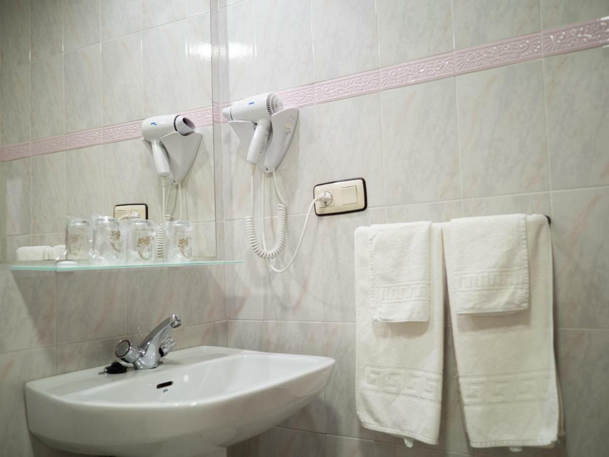 Hotel Quino Guardamar del Segura Bagian luar foto