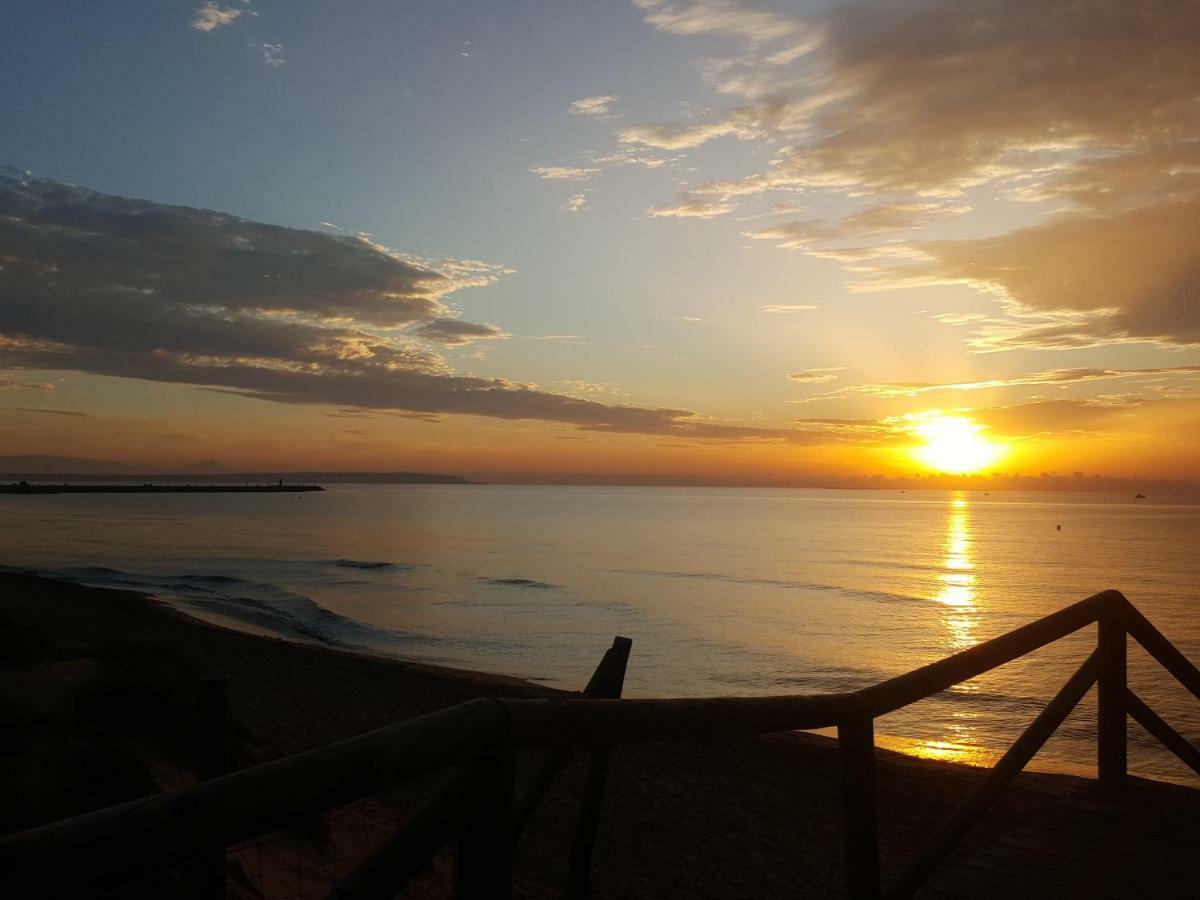 Hotel Quino Guardamar del Segura Bagian luar foto